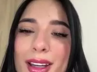 Kira Lopez's Live Sex Cam Show