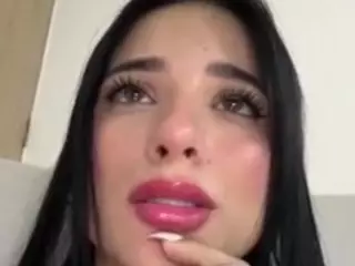 Kira Lopez's Live Sex Cam Show