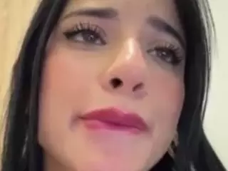 Kira Lopez's Live Sex Cam Show
