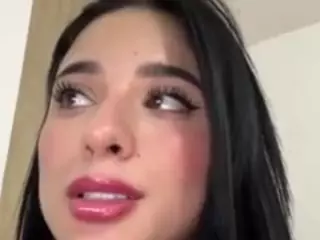 Kira Lopez's Live Sex Cam Show