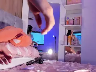 Kira Lopez's Live Sex Cam Show