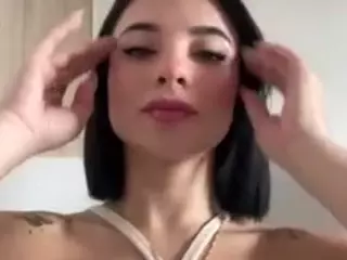 Kira Lopez's Live Sex Cam Show
