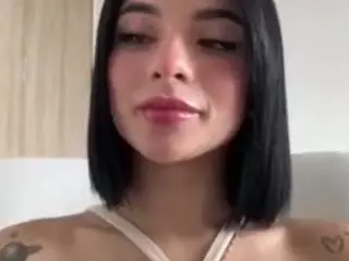 Kira Lopez's Live Sex Cam Show