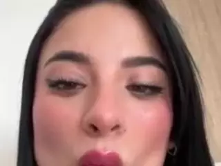 Kira Lopez's Live Sex Cam Show