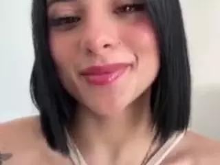 Kira Lopez's Live Sex Cam Show
