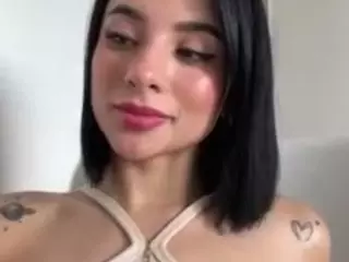 Kira Lopez's Live Sex Cam Show