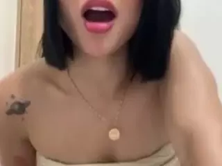 Kira Lopez's Live Sex Cam Show