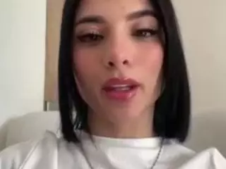 Kira Lopez's Live Sex Cam Show