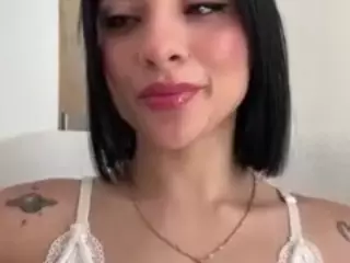 Kira Lopez's Live Sex Cam Show