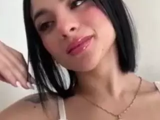 Kira Lopez's Live Sex Cam Show