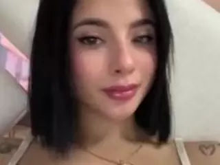 Kira Lopez's Live Sex Cam Show