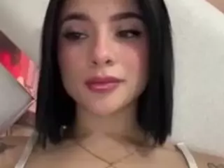 Kira Lopez's Live Sex Cam Show