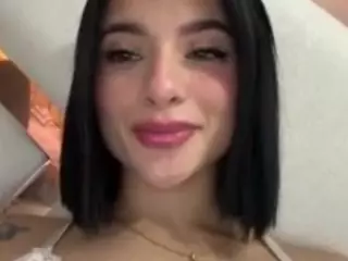 Kira Lopez's Live Sex Cam Show