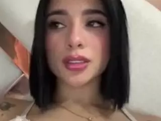 Kira Lopez's Live Sex Cam Show