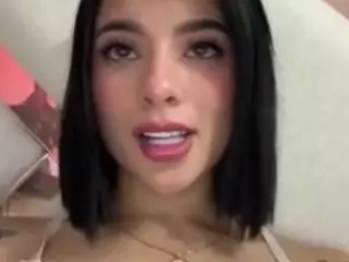 Kira Lopez's Live Sex Cam Show