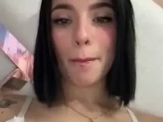 Kira Lopez's Live Sex Cam Show