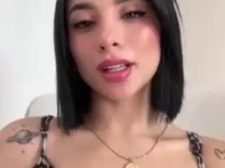 Kira Lopez's Live Sex Cam Show
