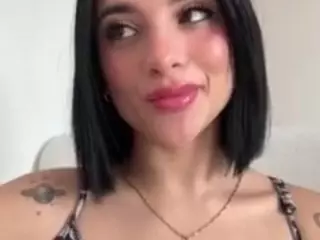 Kira Lopez's Live Sex Cam Show