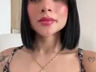 Kira Lopez's Live Sex Cam Show