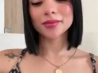 Kira Lopez's Live Sex Cam Show