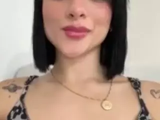 Kira Lopez's Live Sex Cam Show