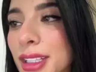 Kira Lopez's Live Sex Cam Show