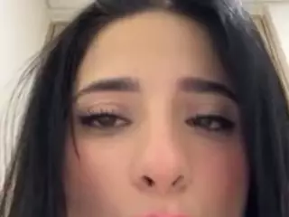 Kira Lopez's Live Sex Cam Show