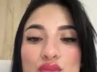 Kira Lopez's Live Sex Cam Show