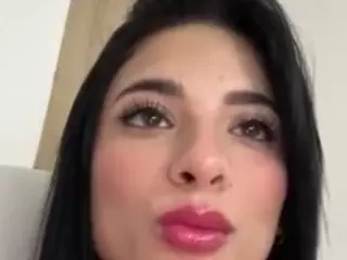 Kira Lopez's Live Sex Cam Show