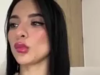 Kira Lopez's Live Sex Cam Show