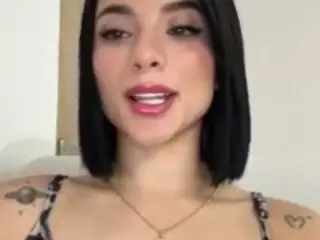 Kira Lopez's Live Sex Cam Show