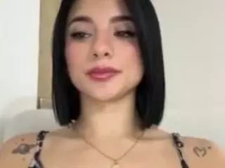 Kira Lopez's Live Sex Cam Show