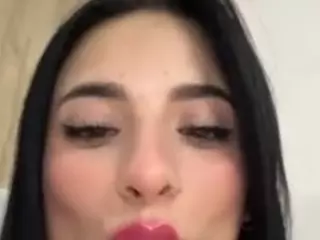 Kira Lopez's Live Sex Cam Show