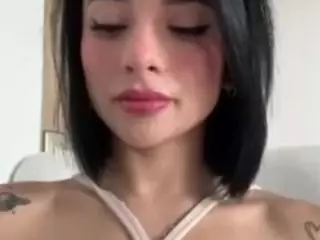 Kira Lopez's Live Sex Cam Show