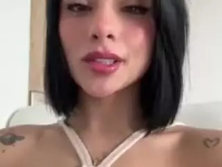 Kira Lopez's Live Sex Cam Show