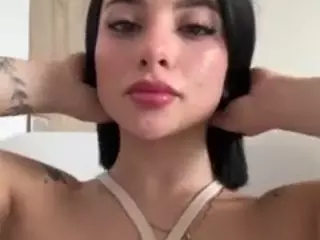 Kira Lopez's Live Sex Cam Show