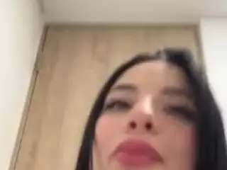 Kira Lopez's Live Sex Cam Show