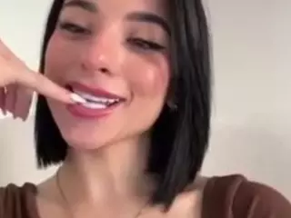 Kira Lopez's Live Sex Cam Show