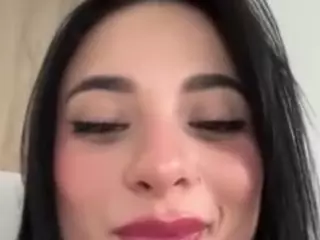 Kira Lopez's Live Sex Cam Show