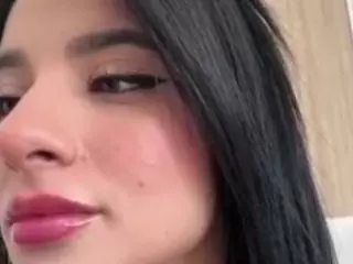 Kira Lopez's Live Sex Cam Show