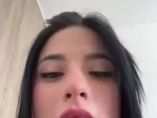 Kira Lopez's Live Sex Cam Show