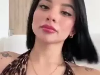 Kira Lopez's Live Sex Cam Show