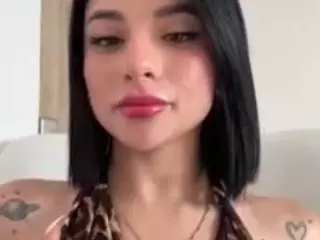 Kira Lopez's Live Sex Cam Show