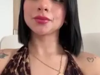 Kira Lopez's Live Sex Cam Show