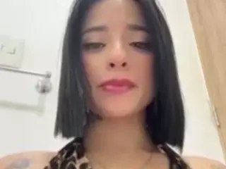 Kira Lopez's Live Sex Cam Show