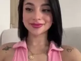 Kira Lopez's Live Sex Cam Show