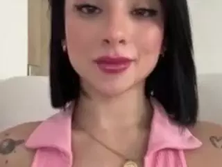 Kira Lopez's Live Sex Cam Show