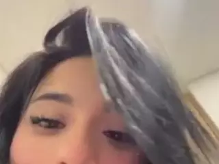 Kira Lopez's Live Sex Cam Show