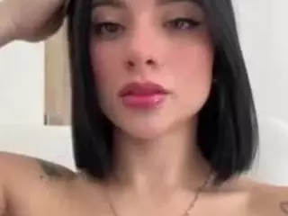 Kira Lopez's Live Sex Cam Show