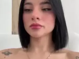 Kira Lopez's Live Sex Cam Show